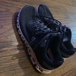 Rock rose on clouds size 7